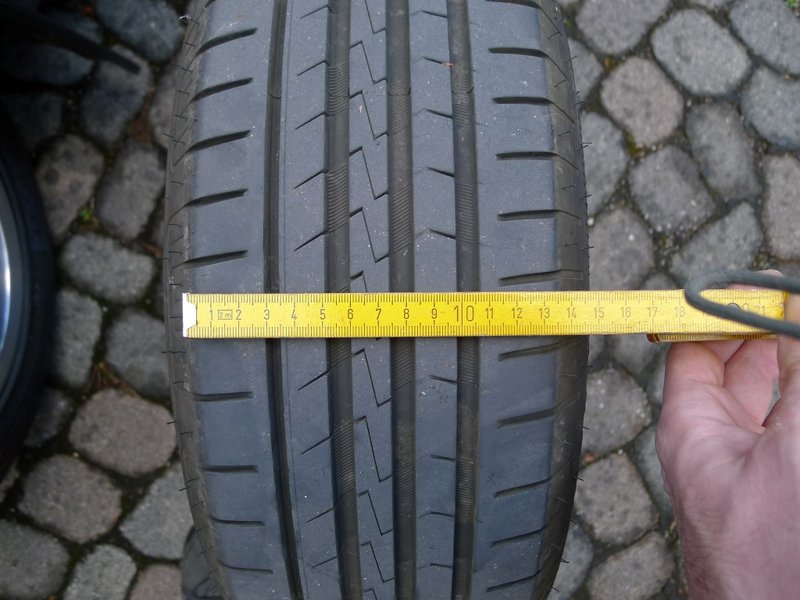 alt (Andere).JPG (179.44 KiB) 218182 mal betrachtet Vredestein Sportrac5 175/65 R14