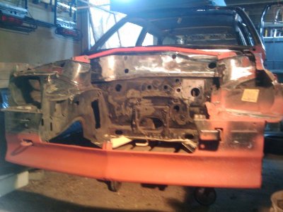 IMAG0031.jpg (86.54 KiB) 36339 mal betrachtet Mittelteil mal schnell mit der Flex rausgetrennt, um Platz zu haben