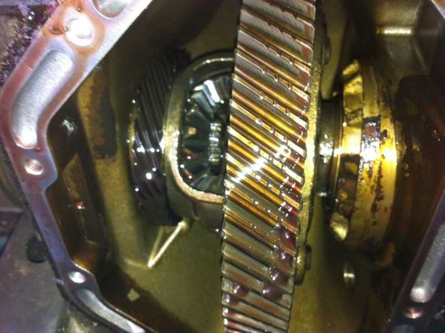 Getriebe innen.jpg (60.29 KiB) 19837 mal betrachtet Getriebe innen