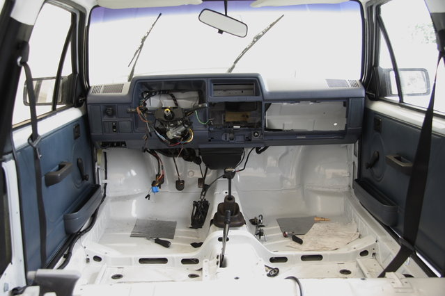 cors465.JPG (321.67 KiB) 51622 mal betrachtet Amaturenbrett ist vorerst mal drin