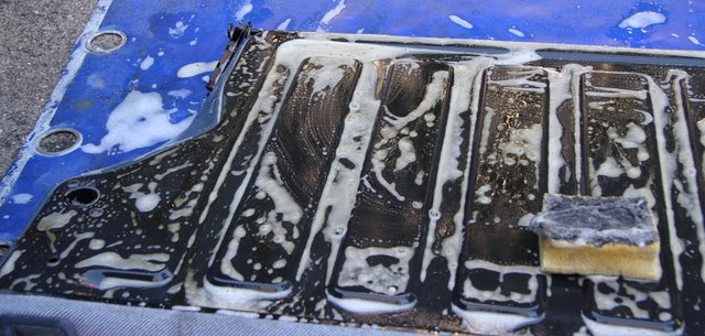 cors484.JPG (334.53 KiB) 76576 mal betrachtet Auch wenn mans schwer erkennt. Auch die Rückseite war krass dreckig...bäh...